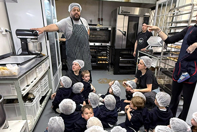 Ausflug der Zweijährigen zur Bäckerei